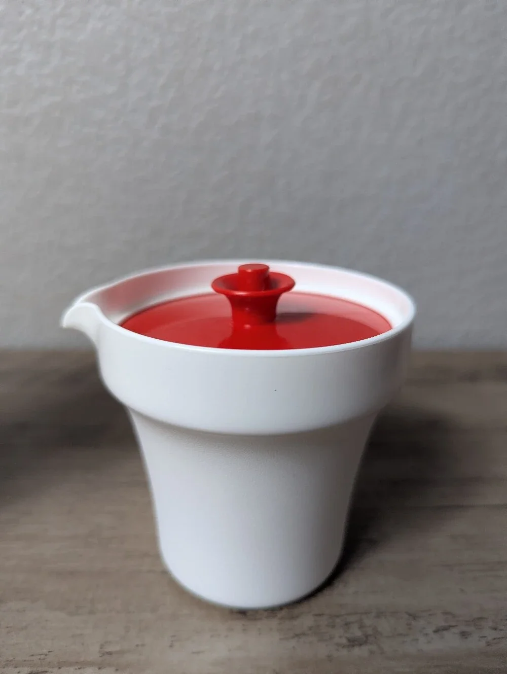 Tupperware Creamer & Sugar Set